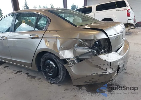 2008 Honda Accord 2.4 Lx z USA, uszkodzony, nr VIN JHMCP26398C027695